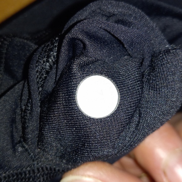 Lululemon black leggings sheer material from mid thigh down size 12 - Picture 4 of 6